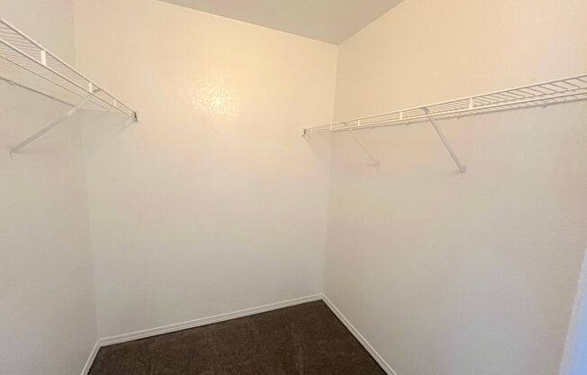 2 beds, 2 baths, $1,050, Unit UNIT 2113