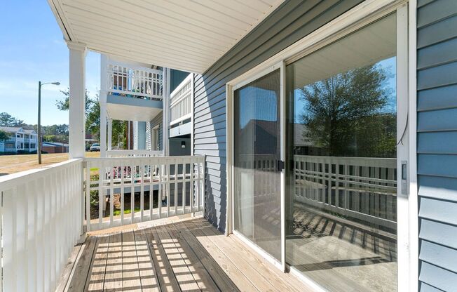 2 beds, 1 bath, 907 sqft, $1,070, Unit C38