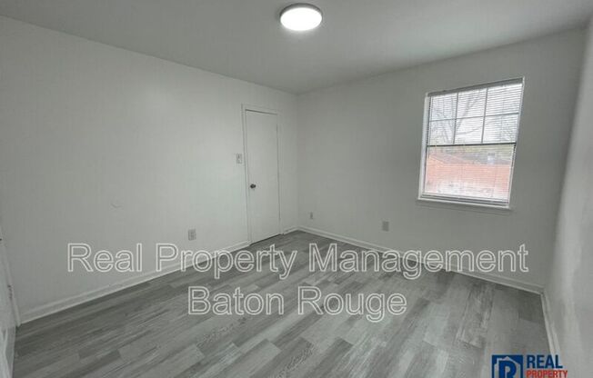 2 beds, 1.5 baths, 900 sqft, $950, Unit Unit B