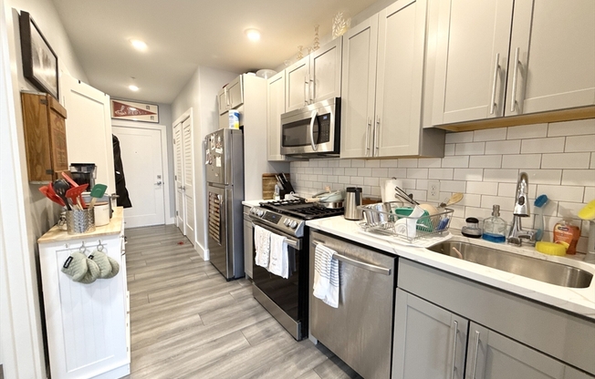 1 bed, 1 bath, 640 sqft, $3,395, Unit 310