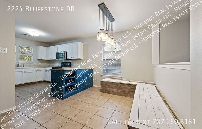 2224 Bluffstone DR