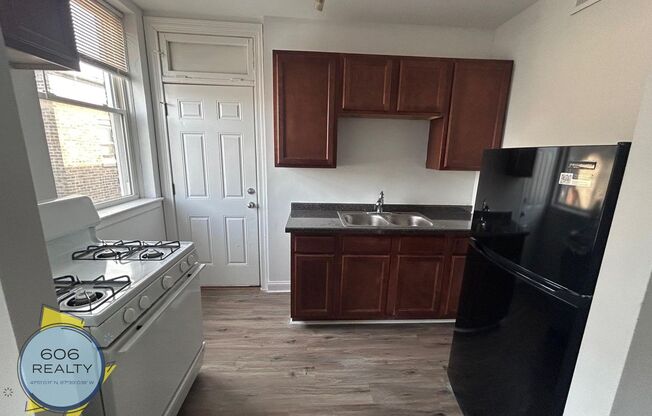 Charming Apartments in Rogers Park!