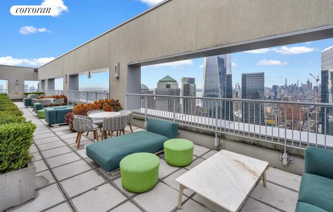 1 bed, 1 bath, 704 sqft, $5,150, Unit 40E