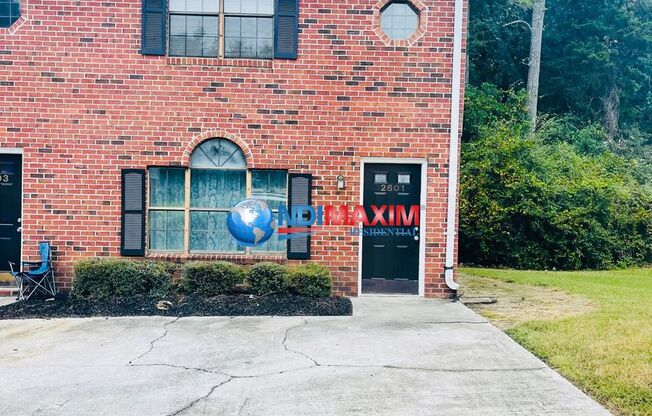 Cozy apartment part of a quadplex in Snellville