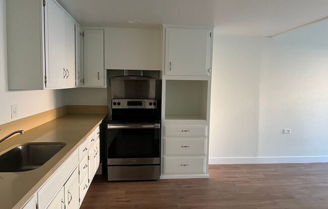 1 bed, 1 bath, 640 sqft, $2,175, Unit V