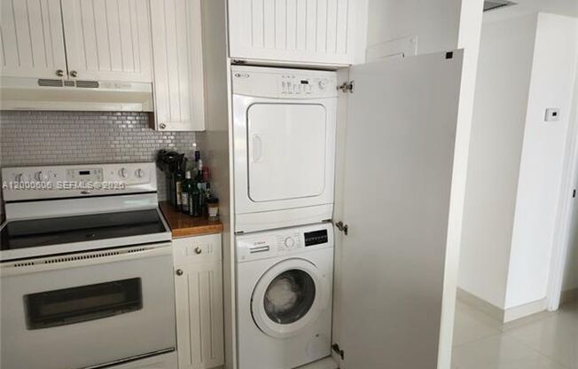 1 bed, 1.5 baths, $3,300, Unit # A 1207