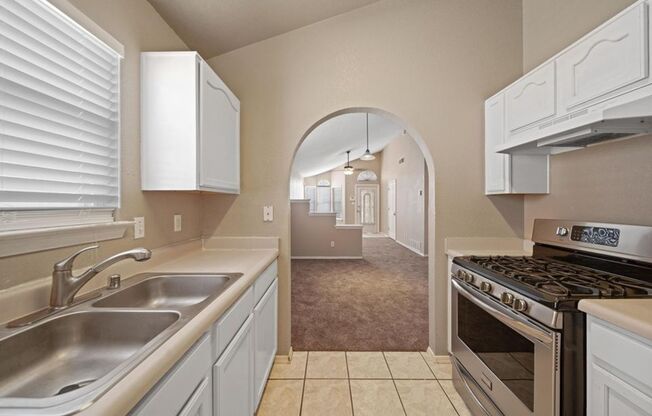 Adorable 2 bedroom, 2 bath home in East El Paso!