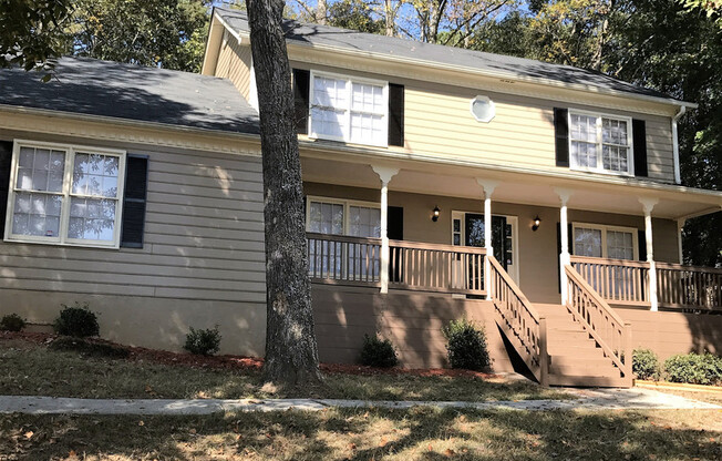 Charming 3br/2.5ba in Move-In Condition!!   Lithonia Area!!!!  Immediate Move Available!!