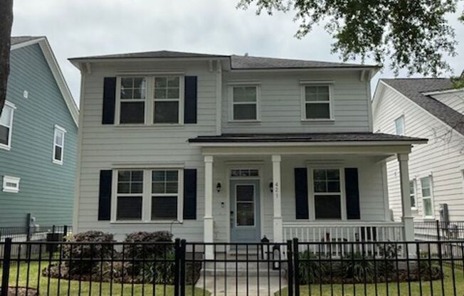 Quaint Neighborhood Living: Spacious 3 Bedroom Retreat Available!