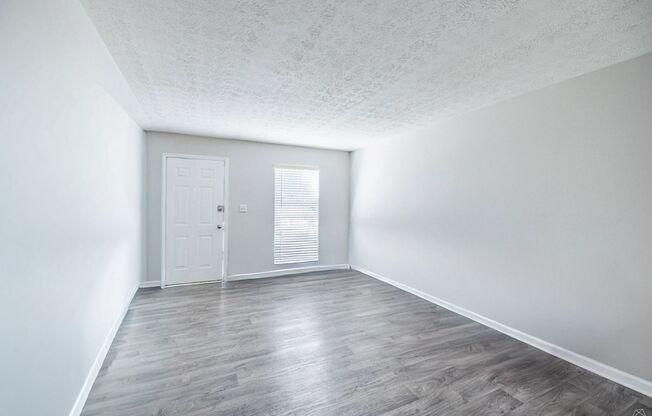 2 beds, 1 bath, 805 sqft, $1,100, Unit S251