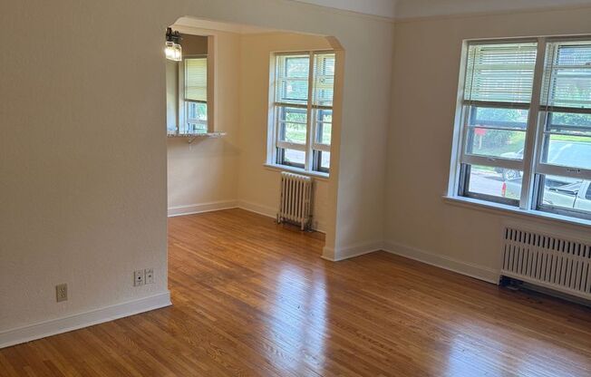 2 beds, 1 bath, 753 sqft, $1,409, Unit 208