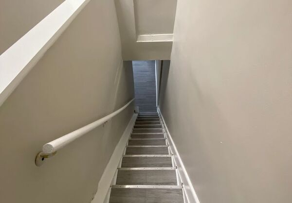 351 X GREENMOUNT AVE