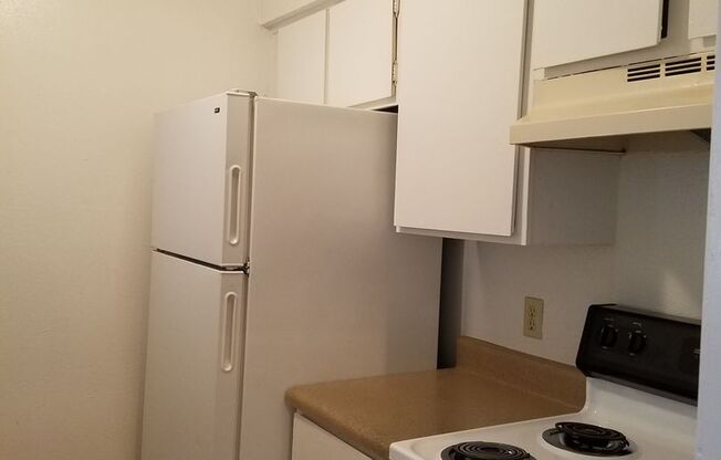 1 bed, 1 bath, 641 sqft, $800, Unit *424