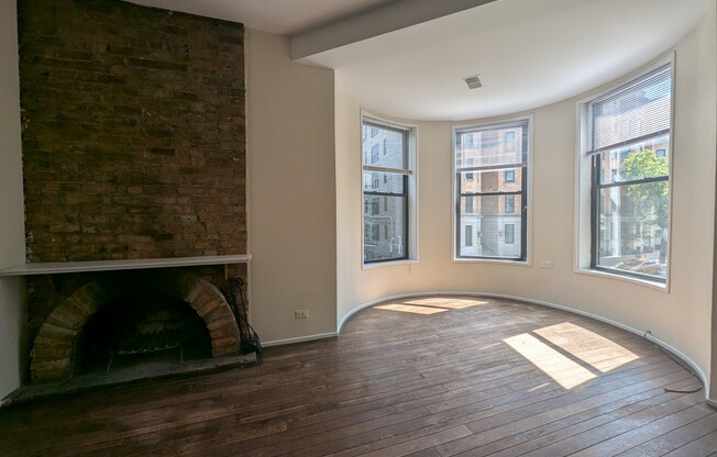 2900 N Broadway St , 604-2