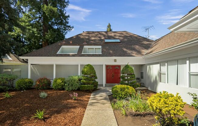 3 Bed 2.5 Bath with washer/dryer in Palo Alto