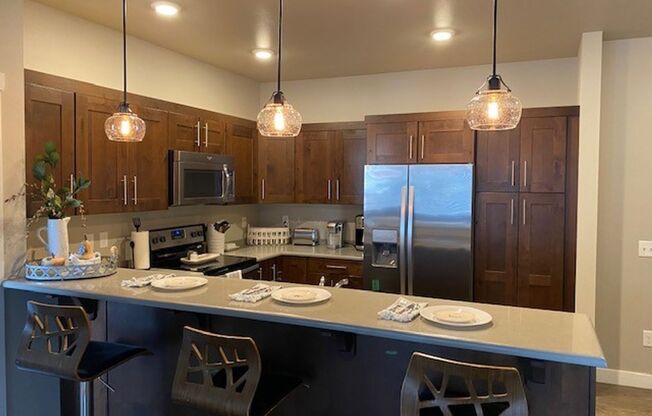 2 beds, 2 baths, $1,525, Unit 217