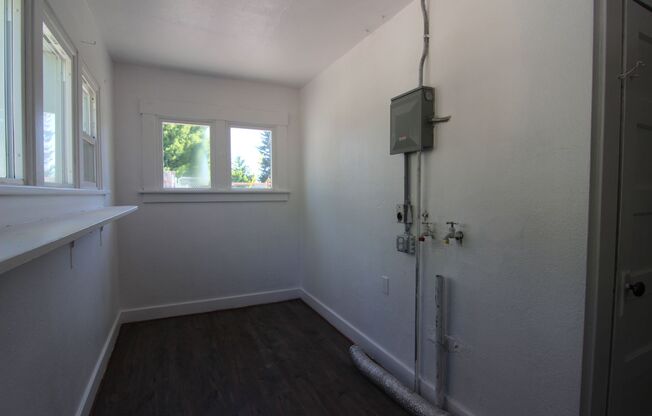 2 beds, 1 bath, $1,395