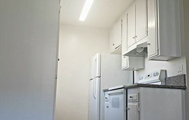1 bed, 1 bath, 650 sqft, $1,995, Unit 77