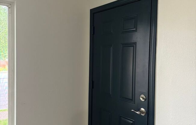2 beds, 1 bath, 840 sqft, $1,300, Unit 687