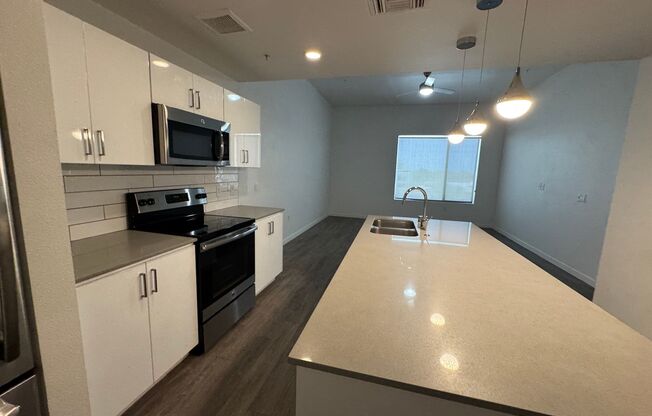 LUXURY CONDO IN DOWNTOWN PHOENIX