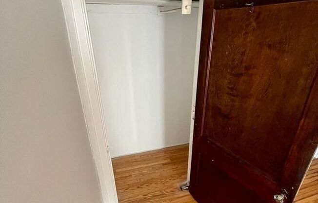 261 Lyndhurst Place