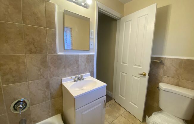 2 beds, 1 bath, $1,075, Unit 2505A