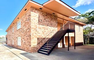 Three Bedroom Apartment with Spacious Dining and Living Area