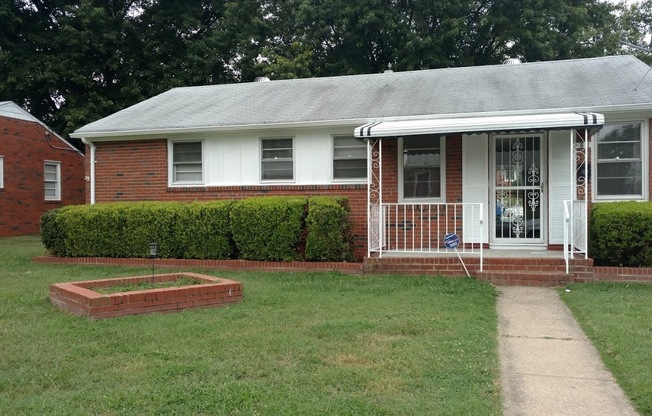 4 beds, 1 bath, $1,700