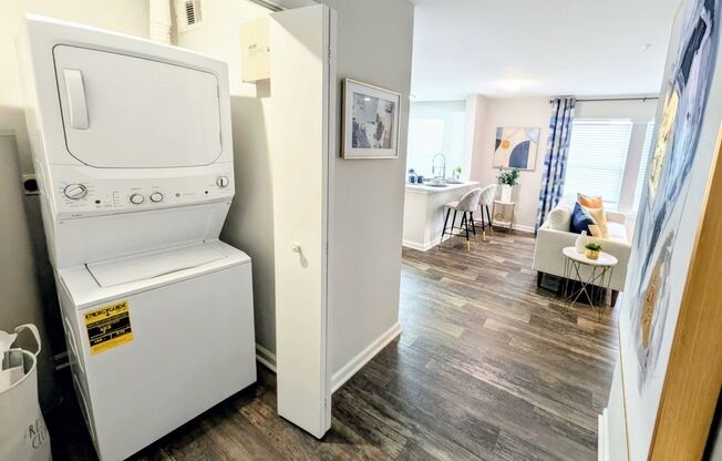 2 beds, 2 baths, 982 sqft, $1,695, Unit 431