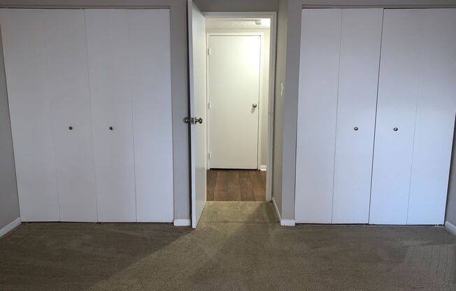 2 beds, 1 bath, 980 sqft, $1,423, Unit 129H