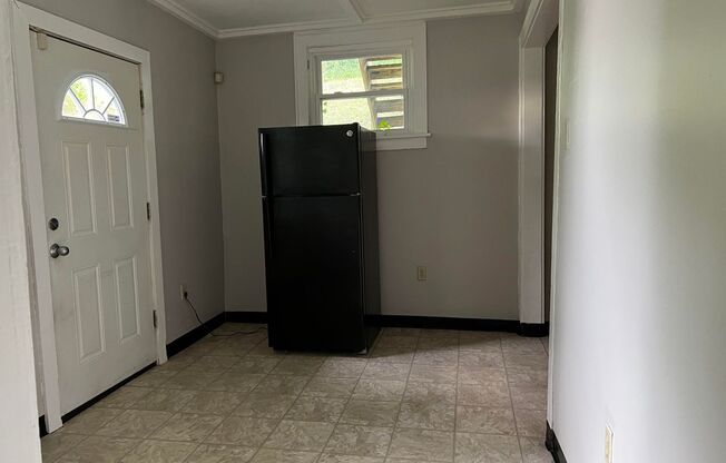 1 bed, 1 bath, 900 sqft, $800, Unit 1