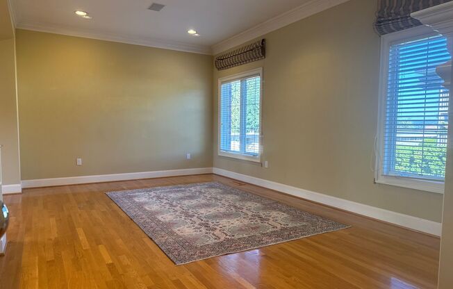 Dec Special Promotion! Exceptional 3 bed, 3 bath in Houghton Kirkland. Move in Ready.