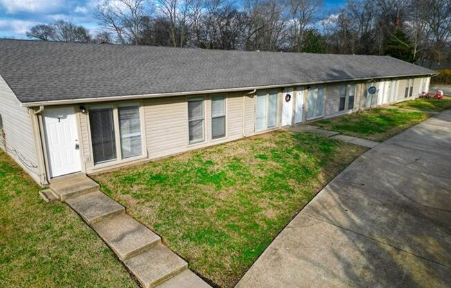 211 Oak St. Apartments