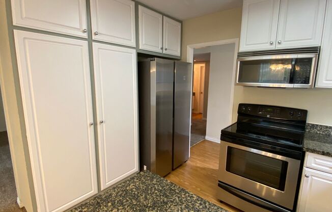 2 beds, 1 bath, $2,325