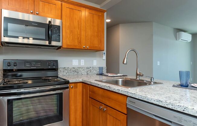 2 beds, 2 baths, 955 sqft, $1,750, Unit B-212