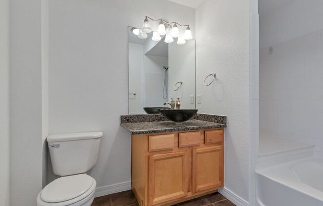 2 beds, 2 baths, $1,795, Unit UNIT 11304