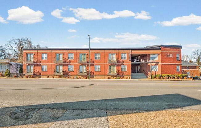 Beautiful 2 Bedroom Condo For Rent Near APSU!