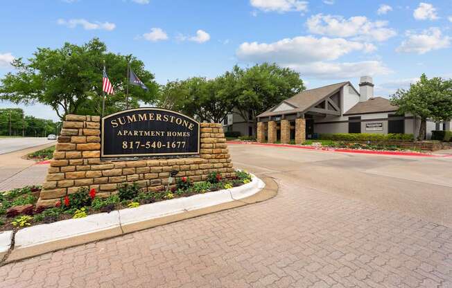 Summerstone Apartment Homes | Bedford, TX