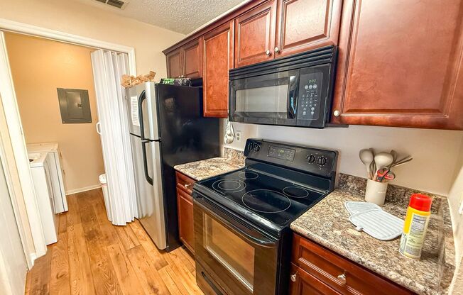 2 beds, 2 baths, $1,400, Unit Unit 924