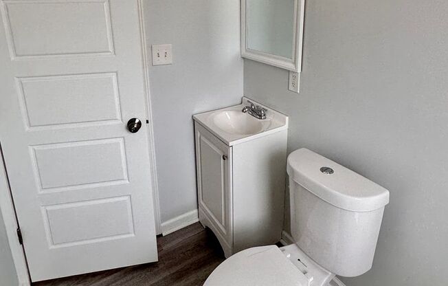 2 beds, 1 bath, 1,000 sqft, $995, Unit 1739 Central Ave - Unit 2F
