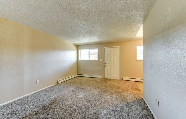 2 beds, 1 bath, 605 sqft, $1,495, Unit 32