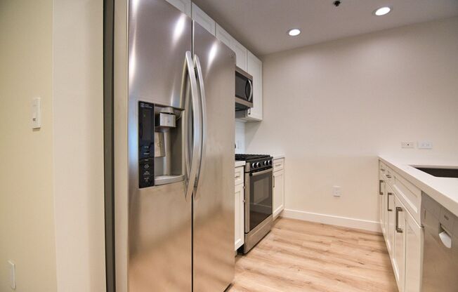 1 bed, 1 bath, 745 sqft, $2,310, Unit 405