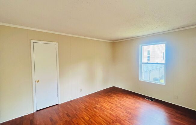 2 beds, 1 bath, 754 sqft, $1,245, Unit Unit B