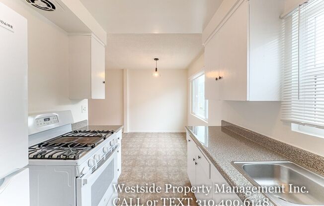 808 6th St.
