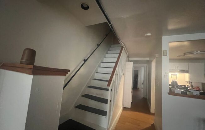 1 bed, 1 bath, $1,350, Unit 114 Apt. B