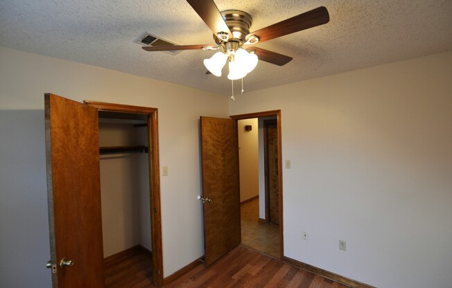 4 beds, 2 baths, $1,525