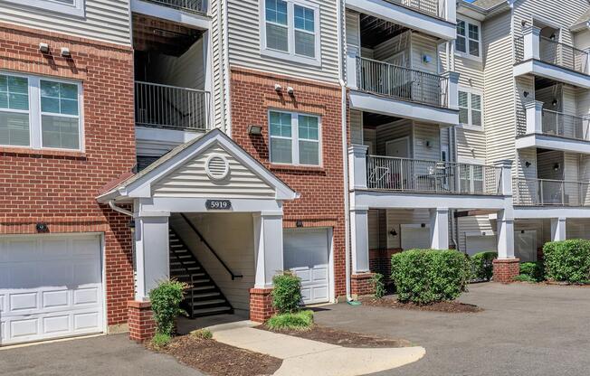 Landscaping at The Ridgeleigh at Van Dorn in Alexandria, VA