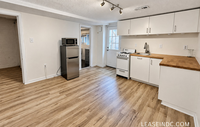 172 BRYANT ST NW