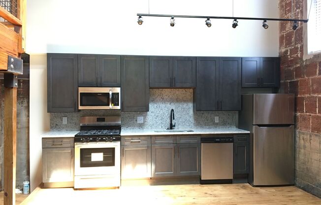 1 bed, 1 bath, 1,295 sqft, $2,350, Unit A-216