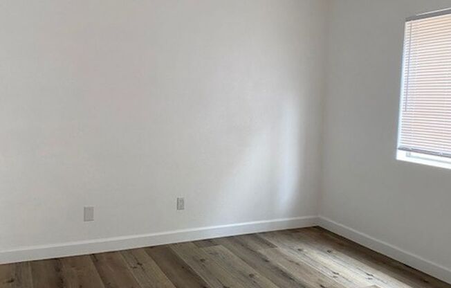 3 beds, 1 bath, 1,200 sqft, $2,950, Unit 245 E Barnett St #A